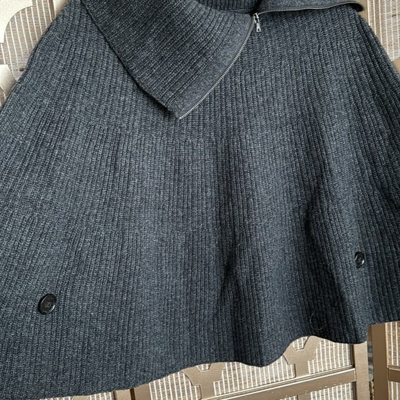 Gap sweater cape - Picture 9 of 9